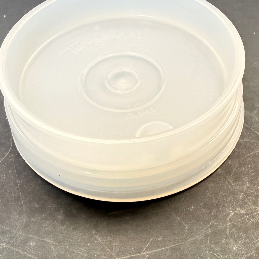 Tupperware Frosted Translucent Round Replacement Lid Seal 1519-15 Straw Hole 3in - Picture 3 of 5